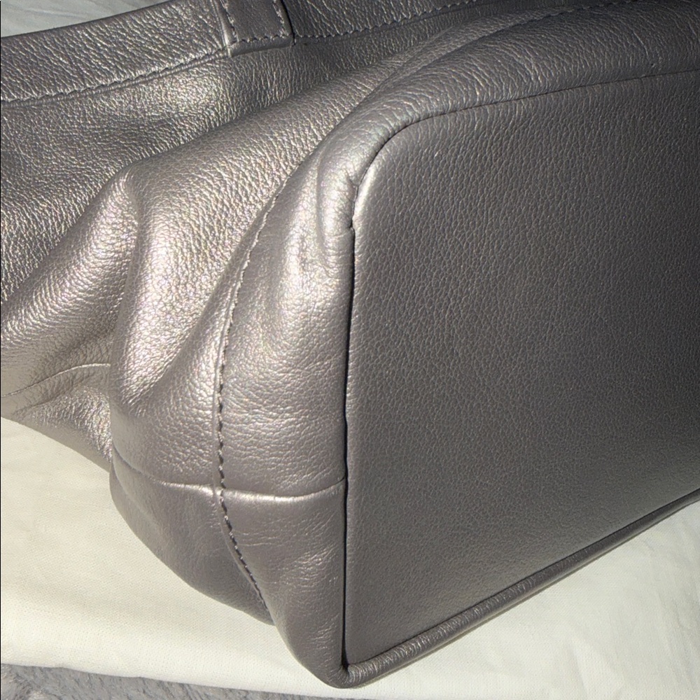 Preloved See By Chloe Shimmering Gray Tote excellent condition 11.5x9”x5.25 DB - Picture 5 of 13